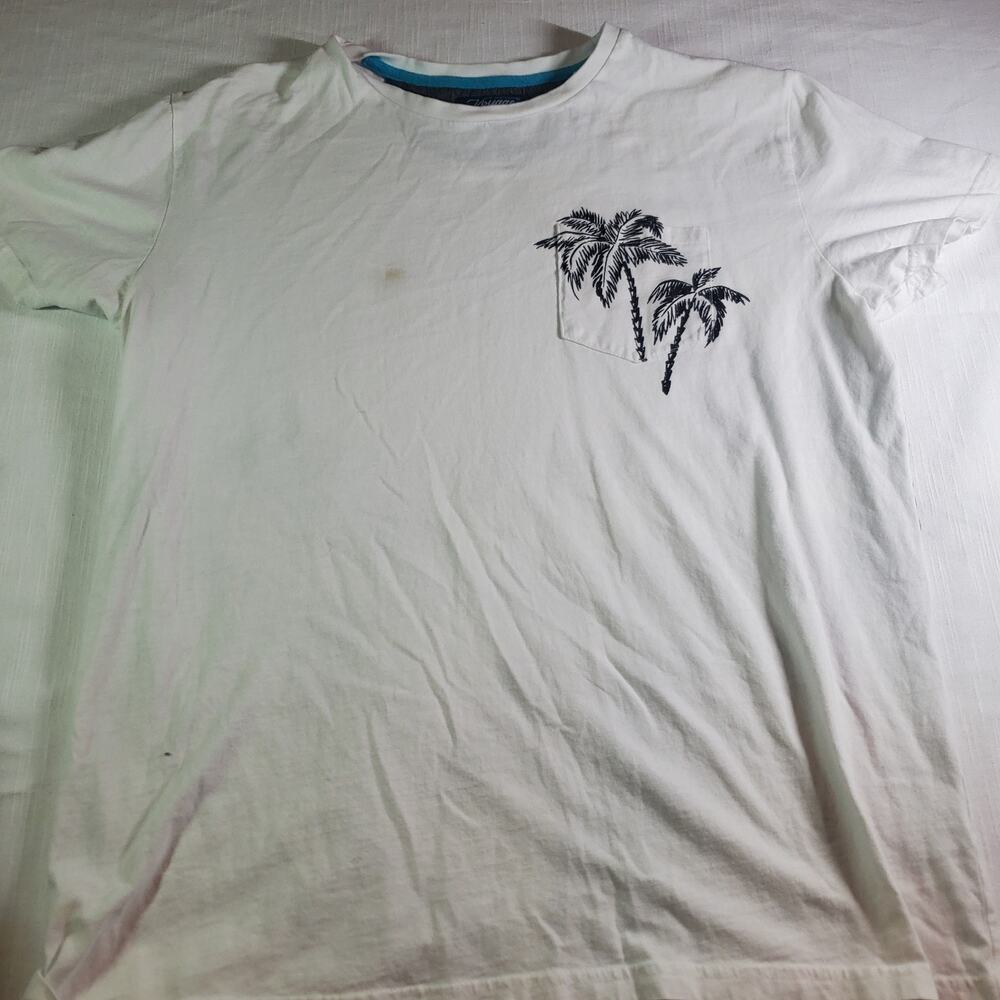 Voyage Boys Size M Medium Short Sleeve White Graphic T-Shirt (Small Stain)